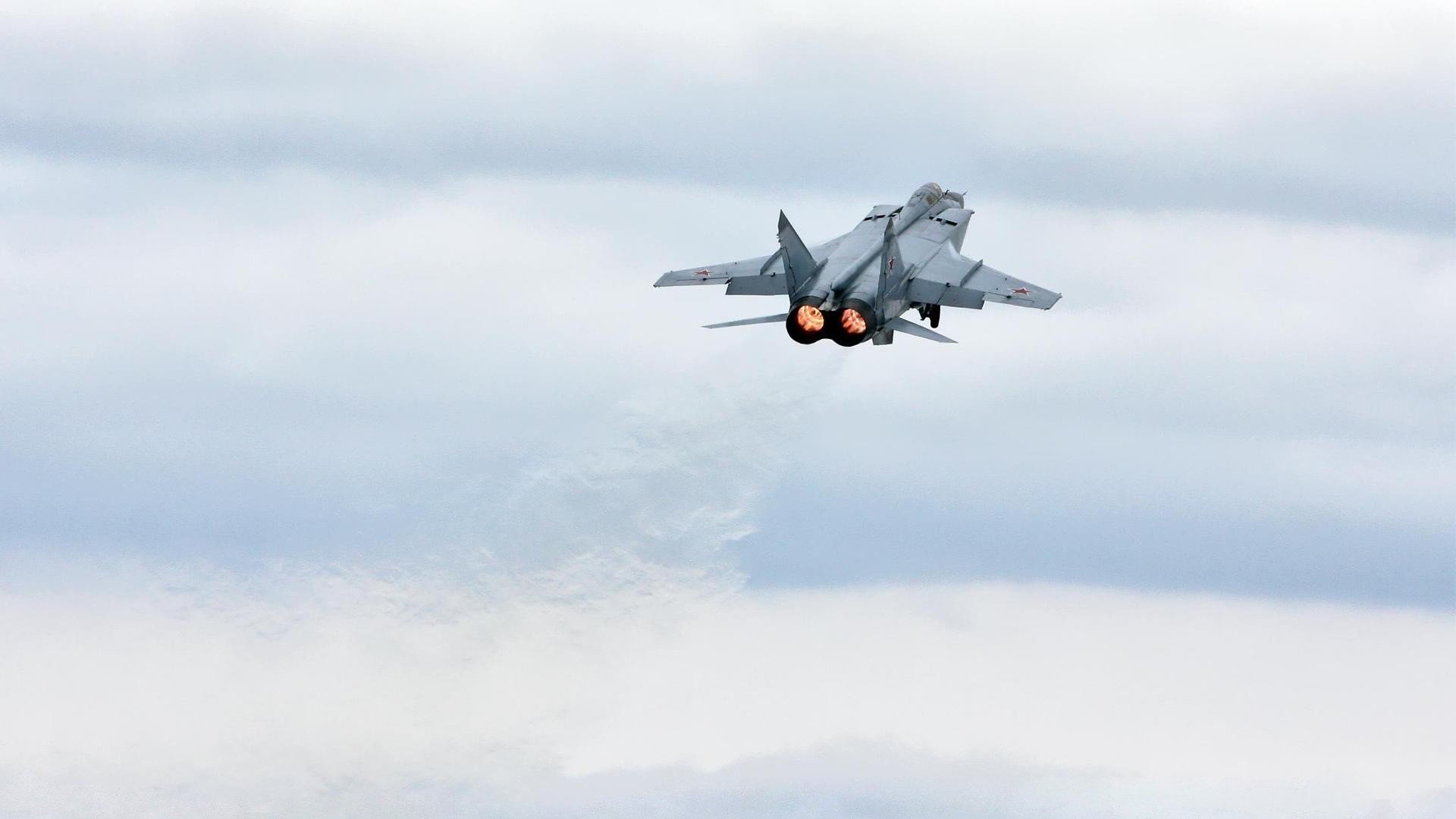 非洲风云突变与英超奇迹，埃及掀翻阿尔及利亚，内马尔英超争冠接管比赛