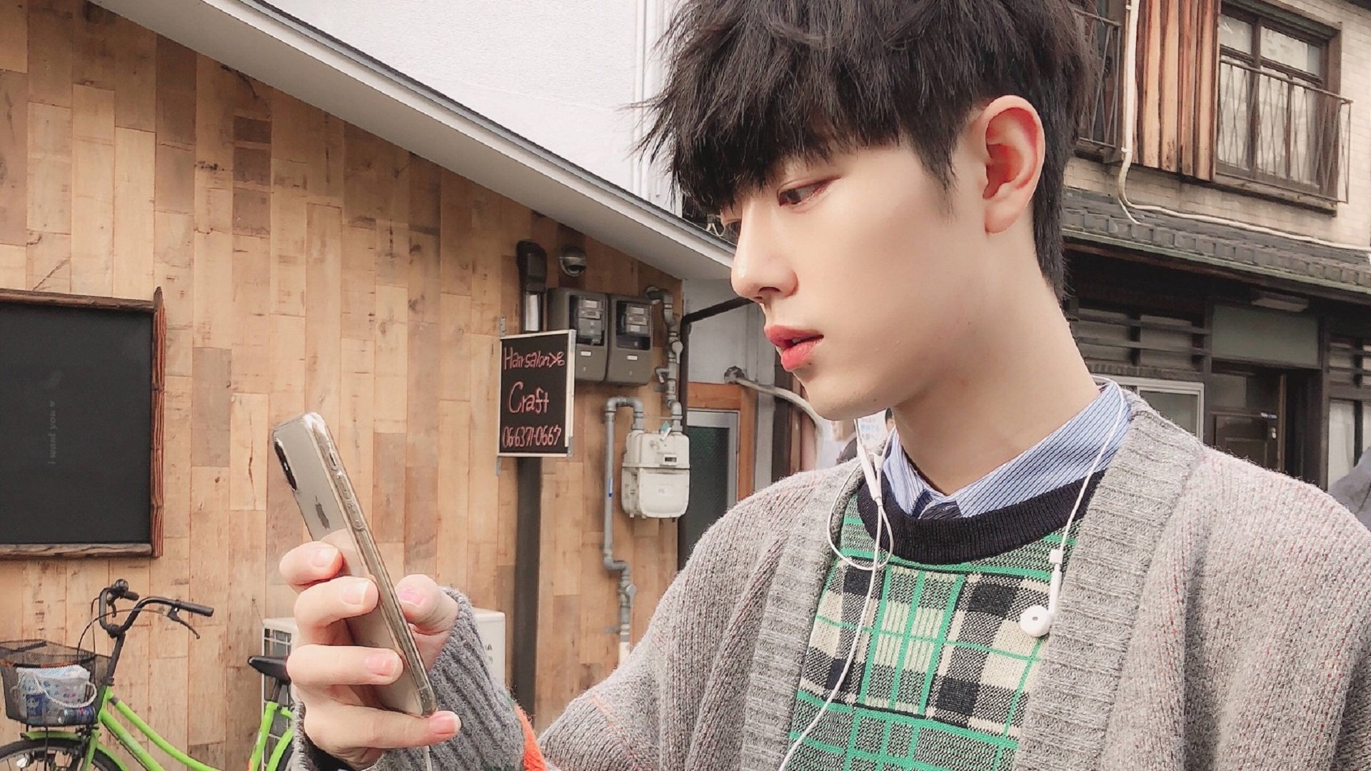 西甲国家德比之夜，罗德里戈双刃出鞘，银河战舰在诺坎普撕裂黑夜